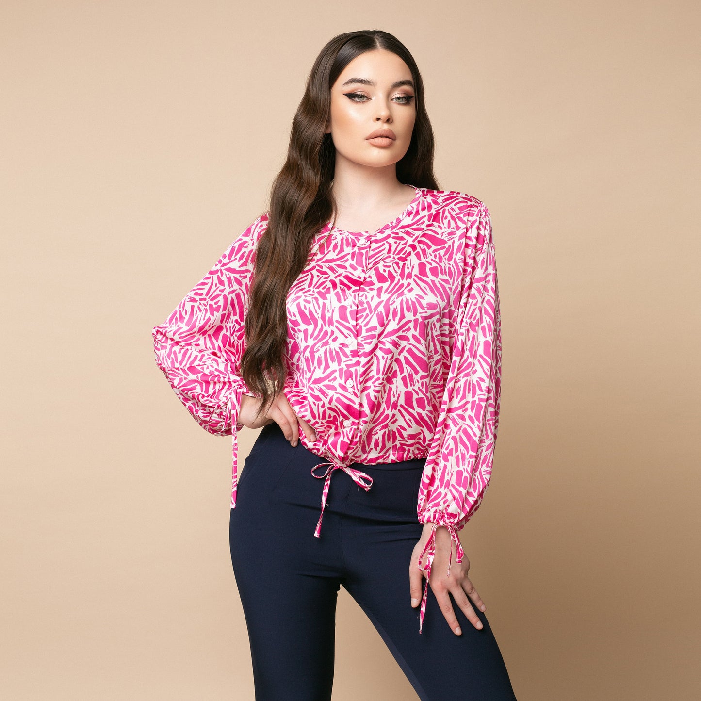Bluza lejera cu siret de culoare roz 2