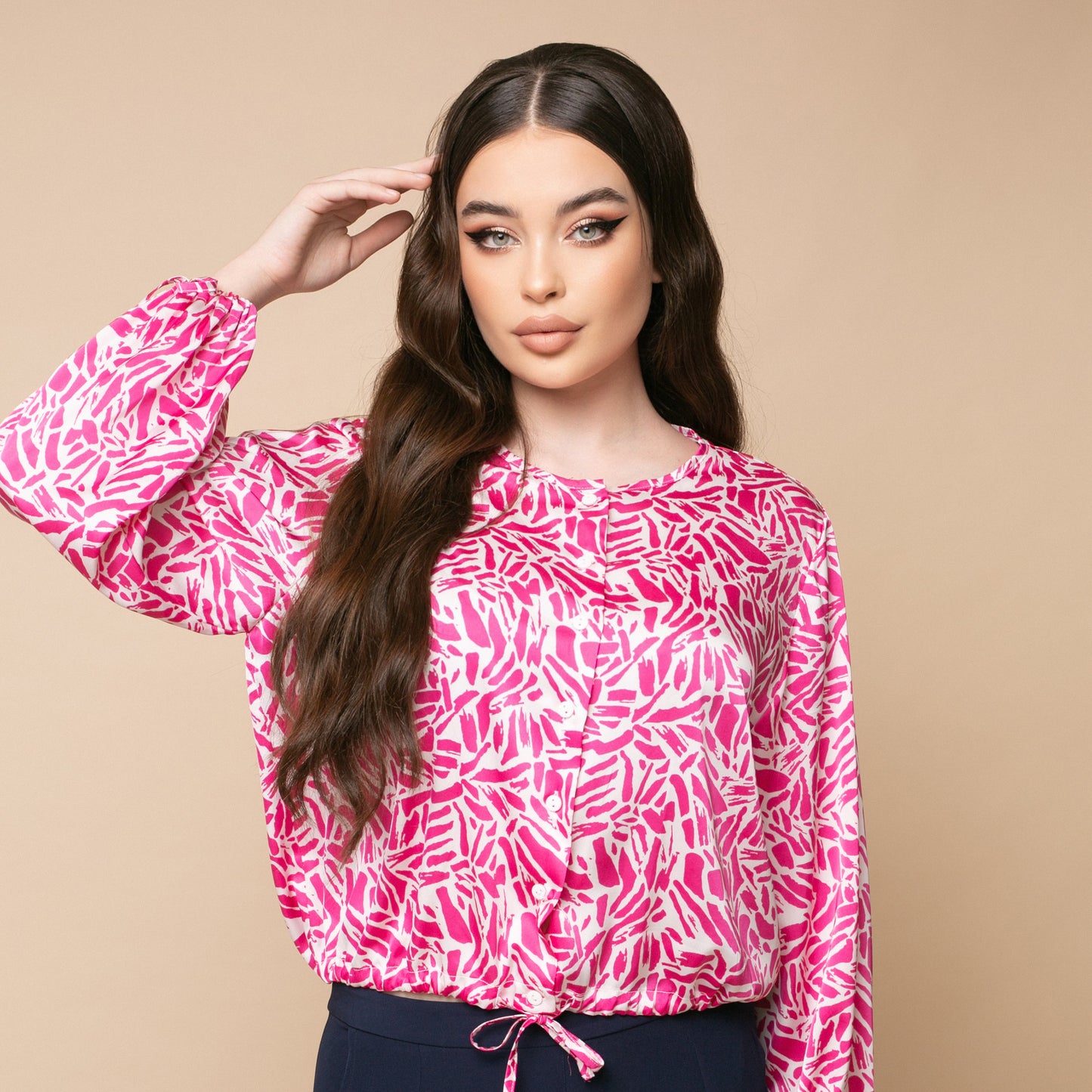 Bluza lejera cu siret de culoare roz
