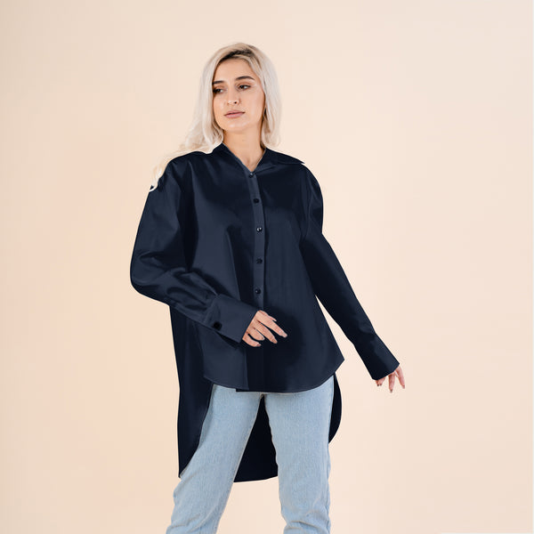Camasa oversize lunga cu funda la spate, de culoare albastru inchis - Minimalis România