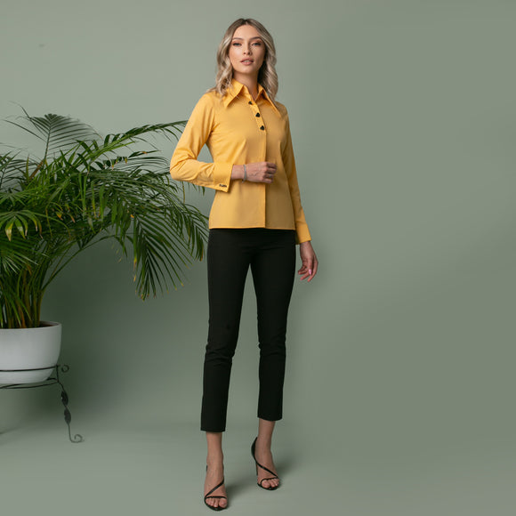Cămașă elegantă de damă galbena, cu guler supradimensionat și nasturi inimioare - Minimalis România