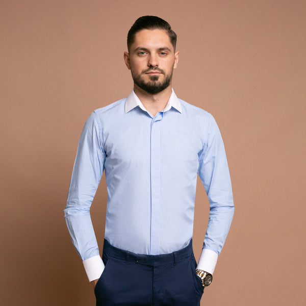 Camasa alba cu dungi de culoare albastru deschis si mansete albe - Minimalis România