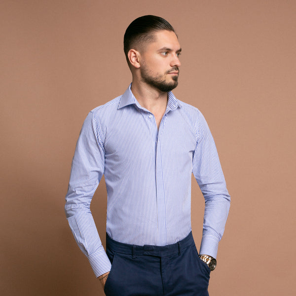 Camasa alba cu dungi de culoare albastru deschis pentru barbati - Minimalis România