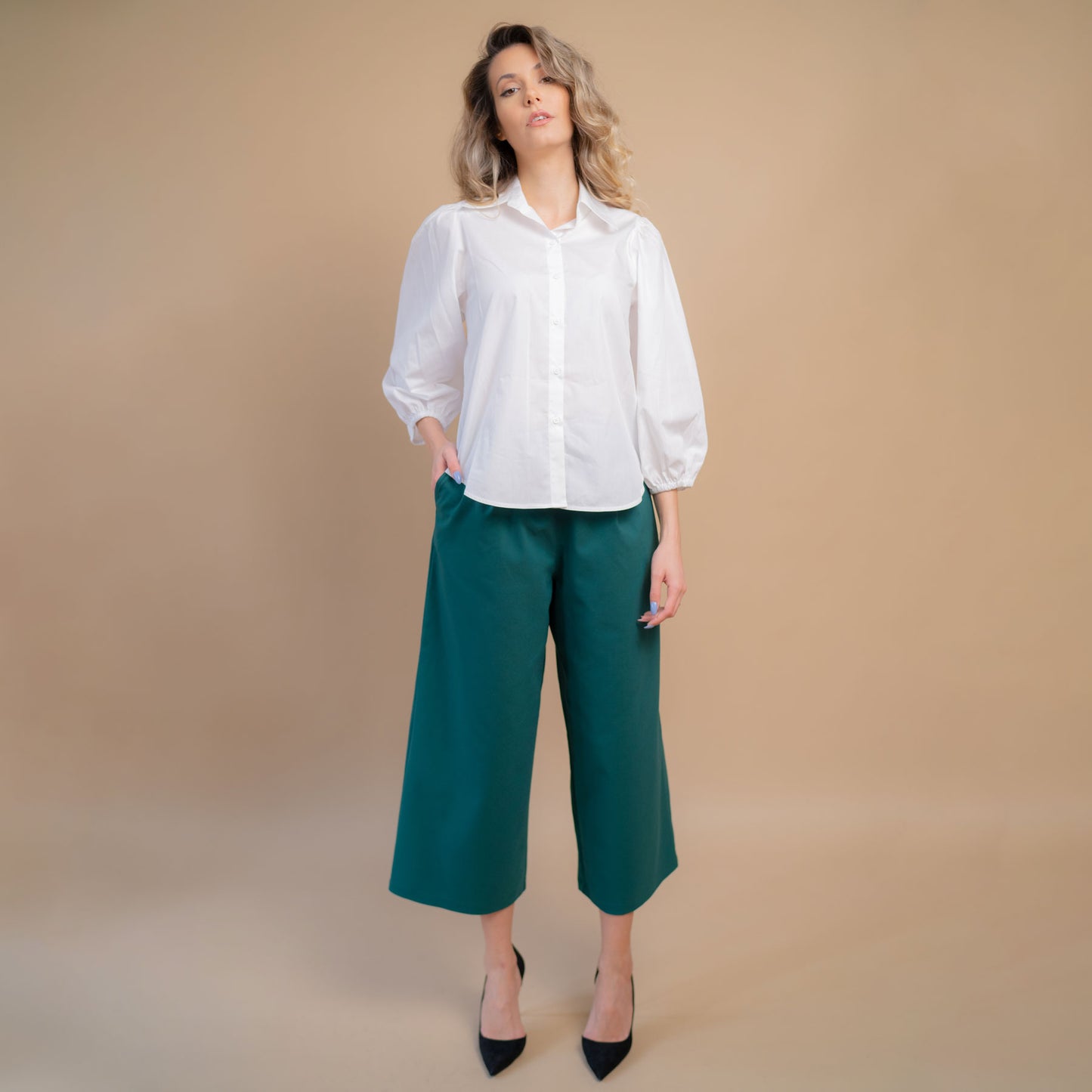Pantaloni evazati 3/4 verzi si rosii, model culotte