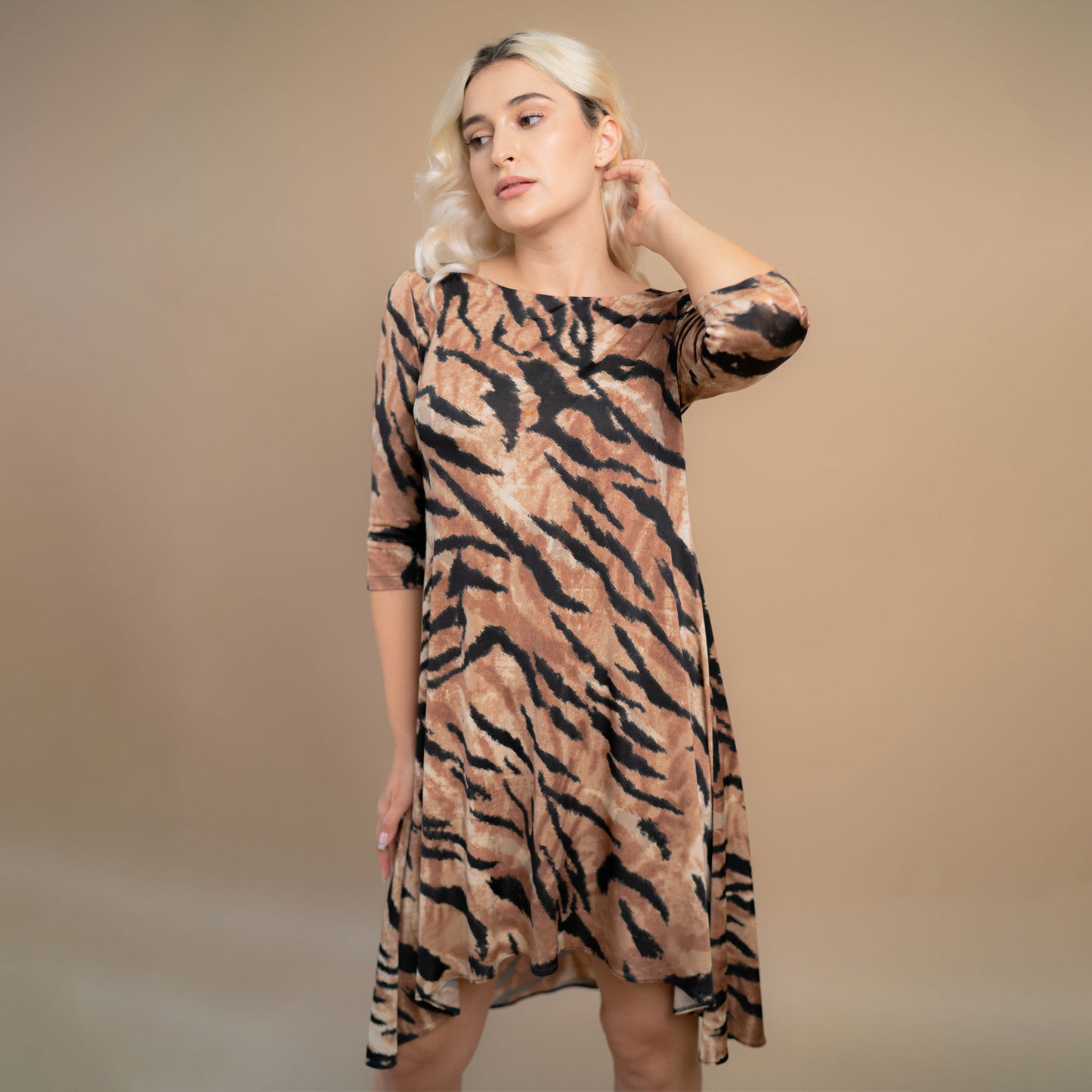 Rochie mini animal print bej si verde din lycra