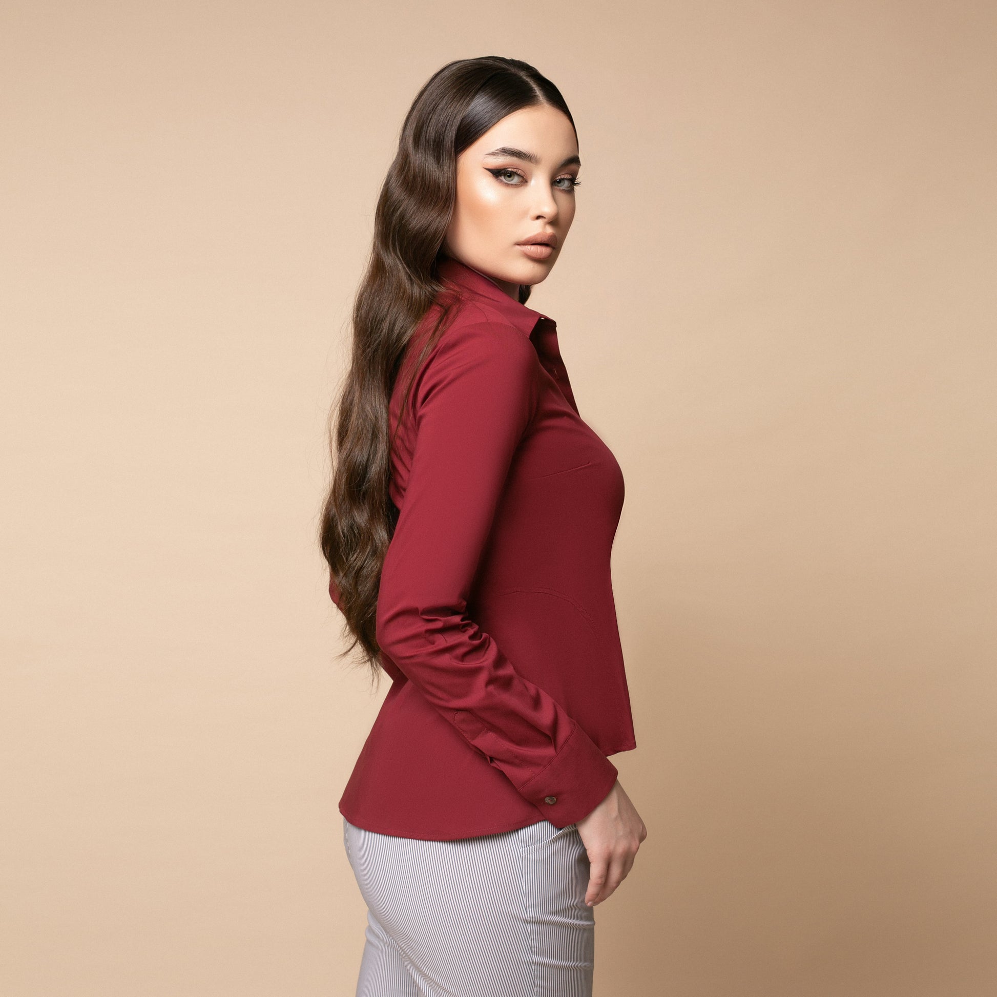 Cămașă damă bordeaux cu mâneci lungi și croiala evazată 3