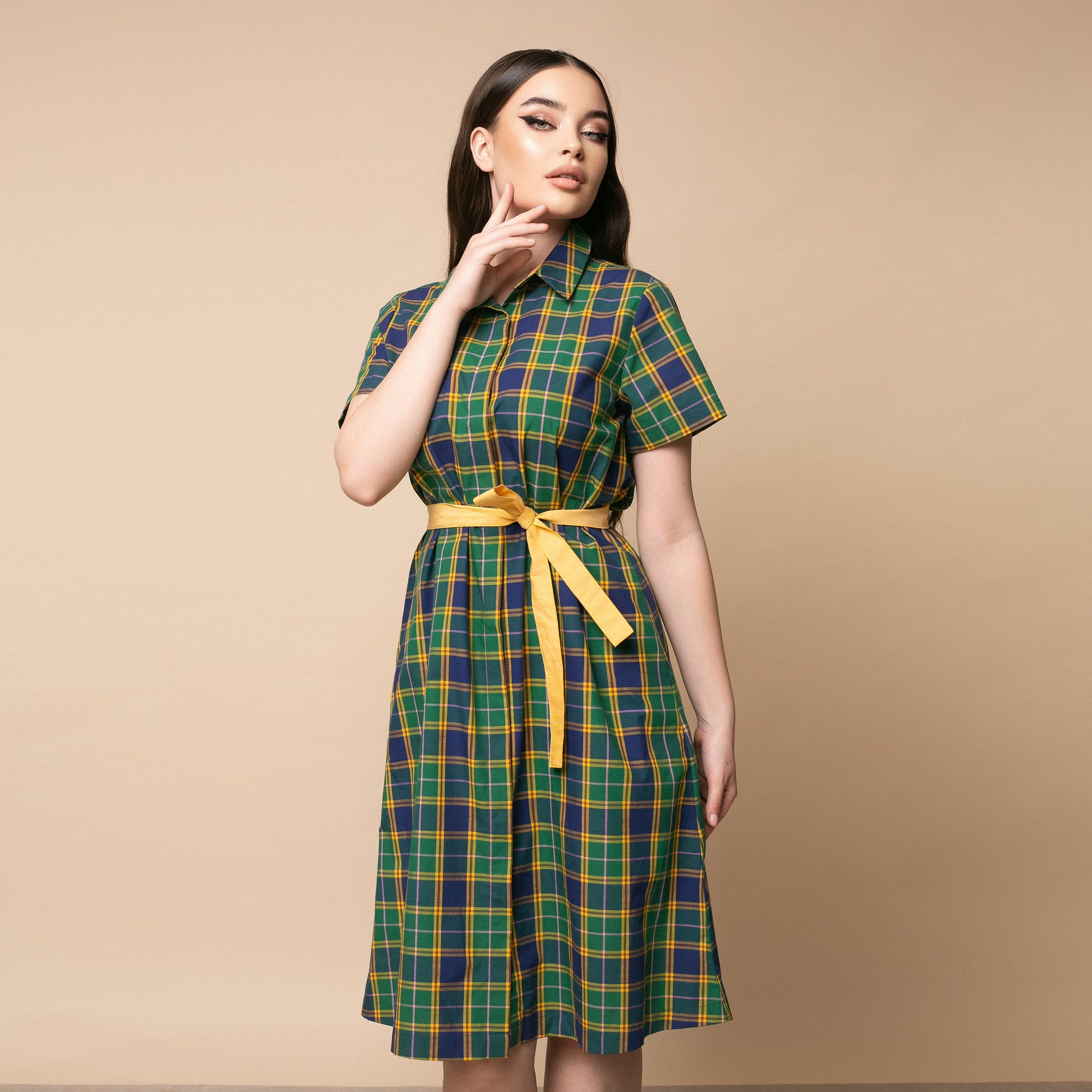 Rochie midi cu nasturi frontali si cordon, model Scottish college 2