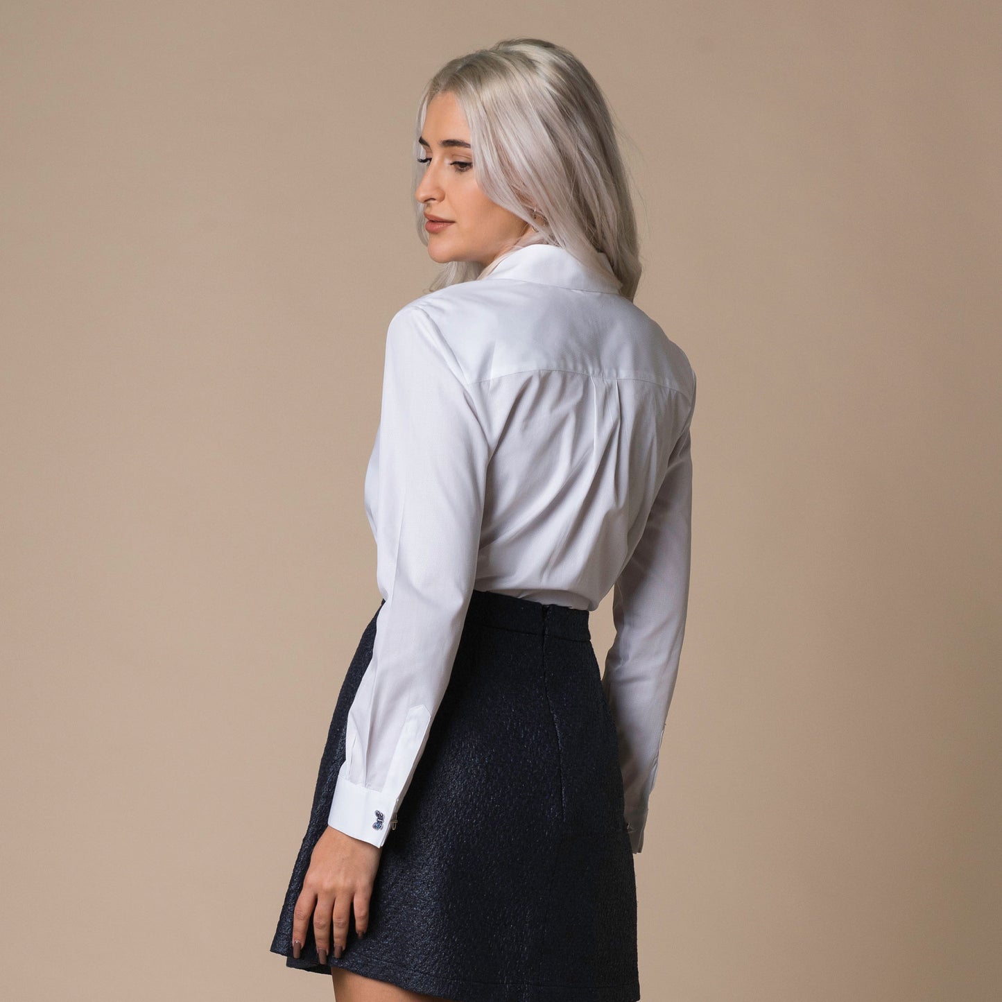 Camasa alba oversize cu butoni - diferite modele
