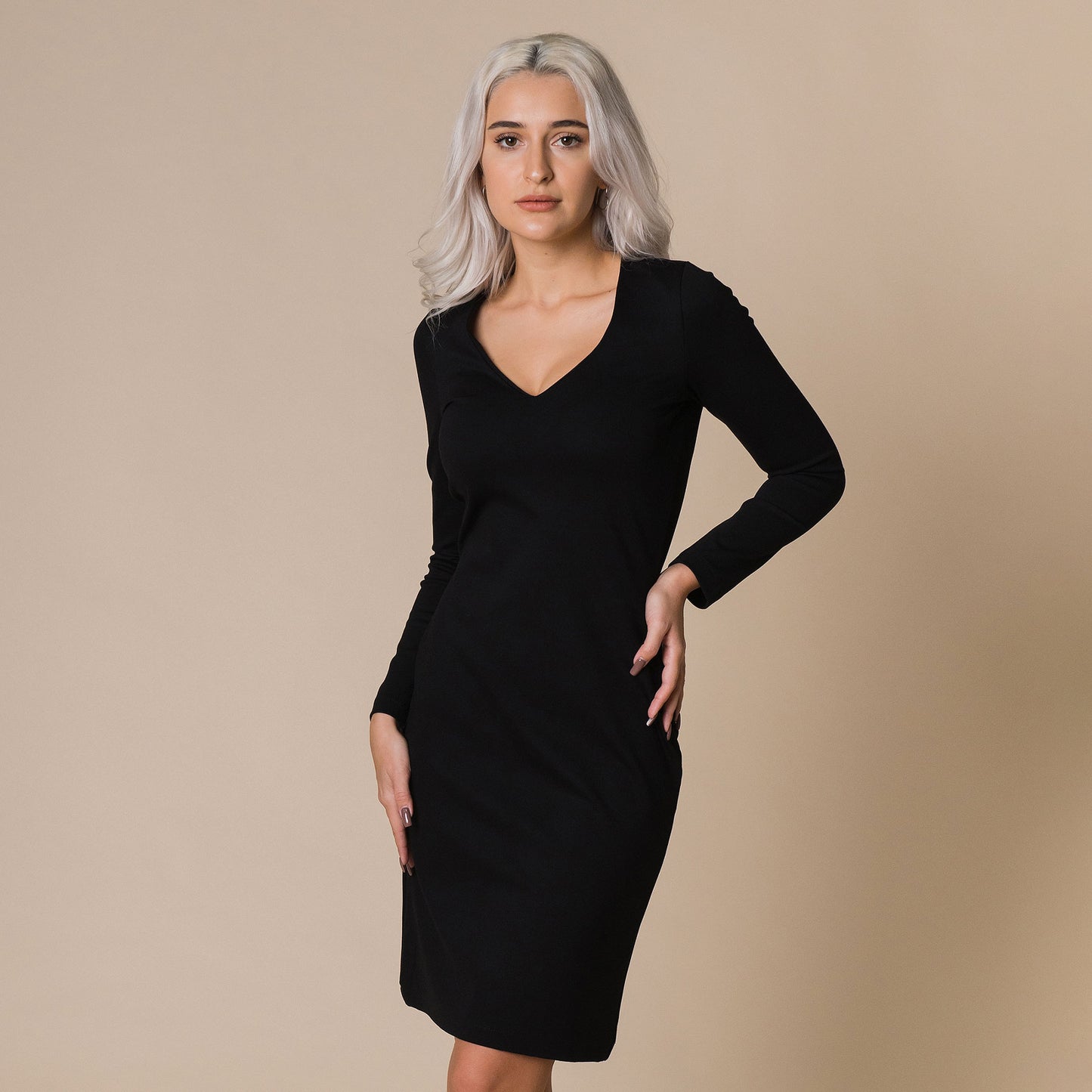 Rochie pe langa corp midi neagra din jersey